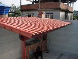 Conserto de telhados na Vila Deodoro